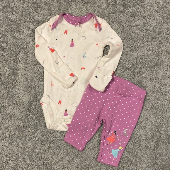 Baby girl Newborn bundle - Picture 5 of 9